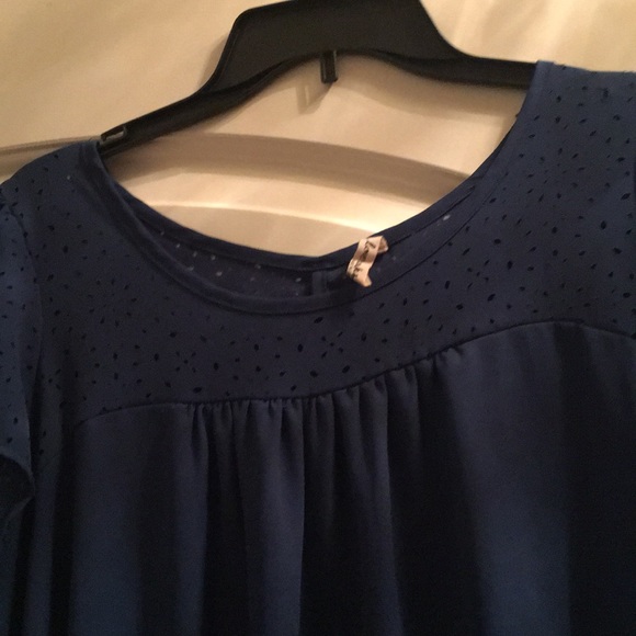 flowy top - Picture 2 of 3